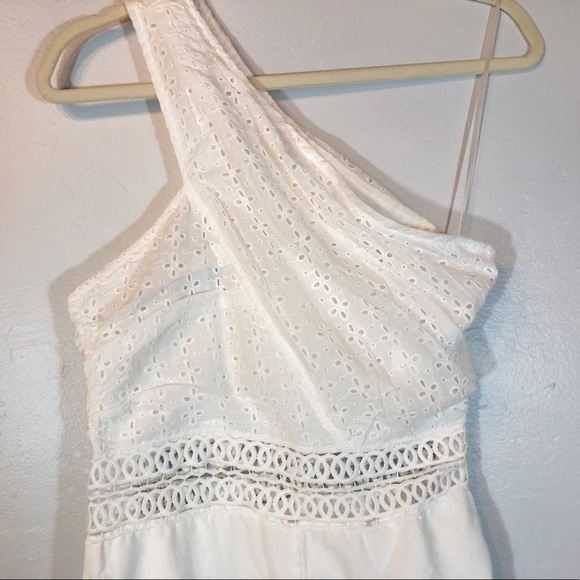 Endless Rose white lace romper - Picture 2 of 6